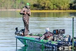 Abu Garcia Adrian Avenas Fantasista Premier/REVO4 STX LH Spinnerbait Combo -Visserij Vondsten adrian avenas abu garcia fnpc610 6 revo4 stx l spinnerbait casting combo 36499.1651242872