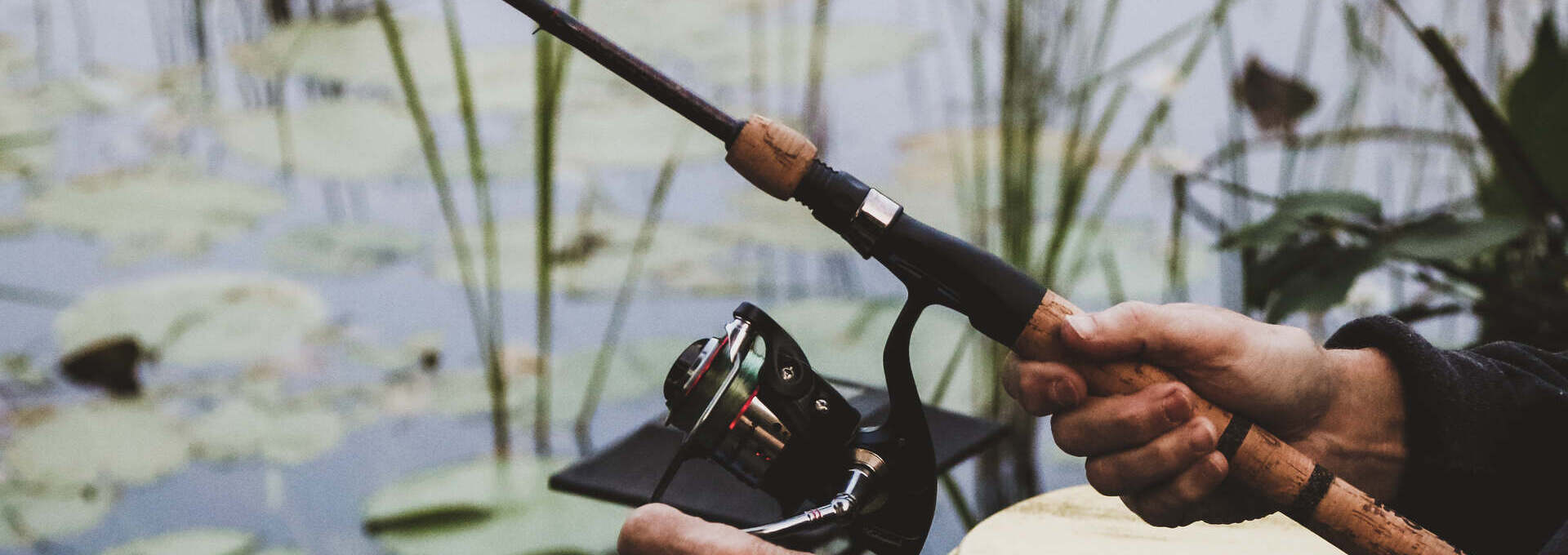 Visserij Vondsten 3 Visserij Vondsten -Visserij Vondsten cork handled fishing rod