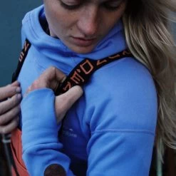 Grundens Maris Hoodie X - Salmon Sisters Print -Visserij Vondsten grundens maris hoodie x salmon sisters print sky blue 51712.1651206506