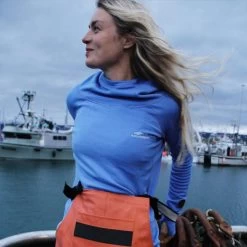 Grundens Maris Hoodie X - Salmon Sisters Print -Visserij Vondsten grundens maris hoodie x salmon sisters print sky blue 55765.1651206506