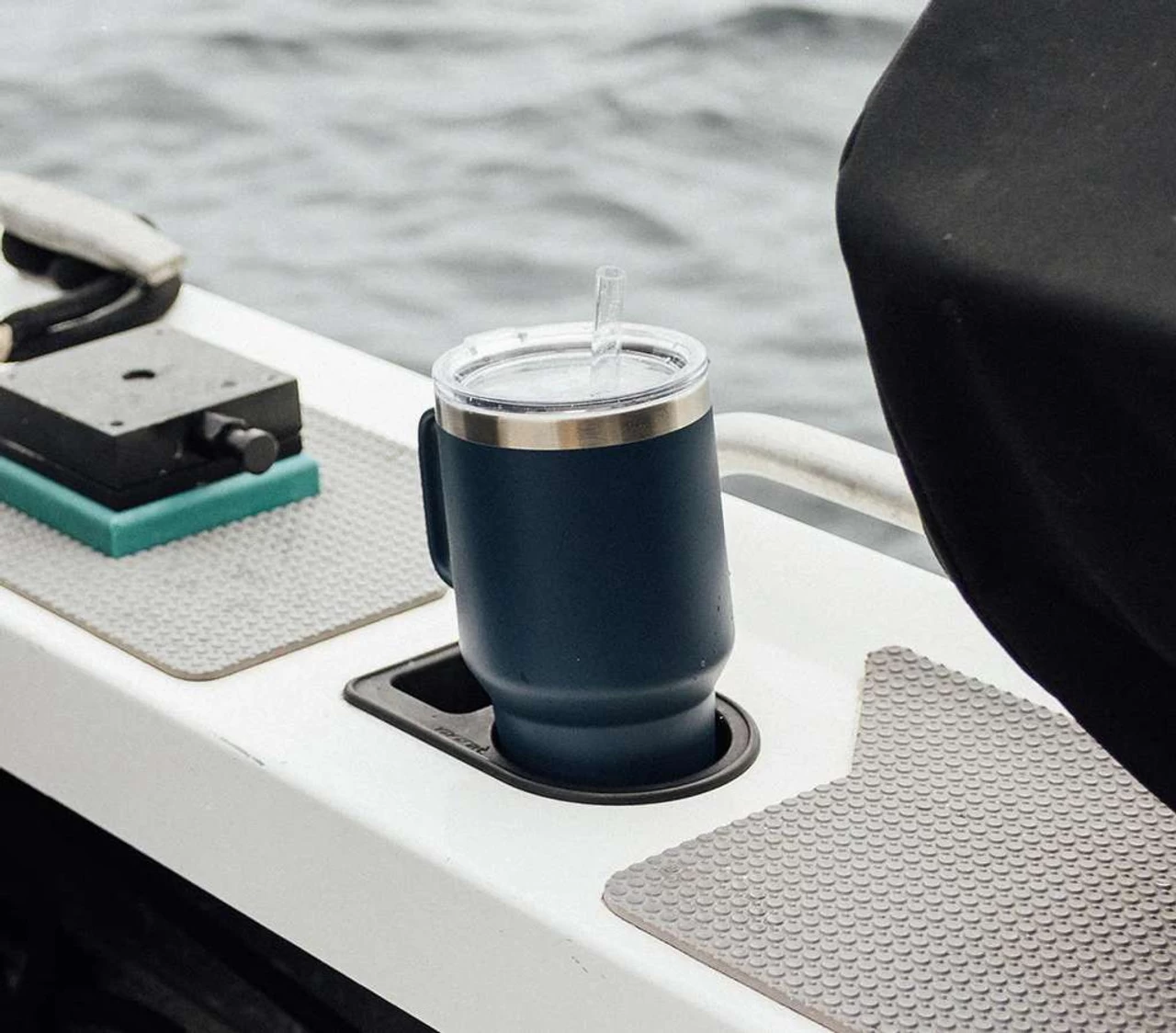 YETI Rambler 35oz Mug With Straw Lid 14 YETI Rambler 35oz Mug With Straw Lid - Image 12